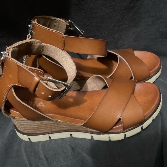 MIA Brown Leather Wedge Sandals - Picture 1 of 3